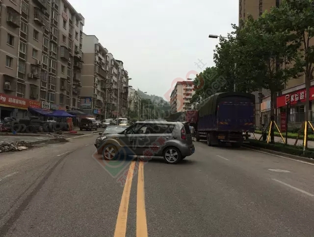 女司机遇事故被诬陷，恭城车主切记，发生剐蹭事件后必拍的照片！806 / 作者:深秋的落叶 / 帖子ID:161744