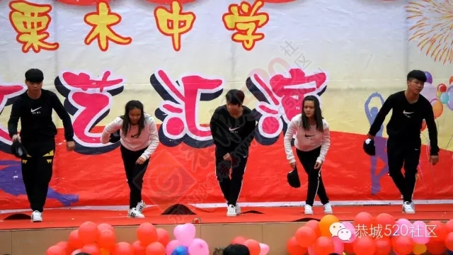 栗木中学昨日举行文艺汇演，小师妹制服装好上镜哦！236 / 作者:深秋的落叶 / 帖子ID:161863