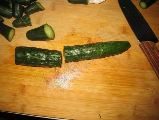 学着这样腌黄瓜，味道比肉还好吃！爽866 / 作者:爱生活爱美食 / 帖子ID:162434