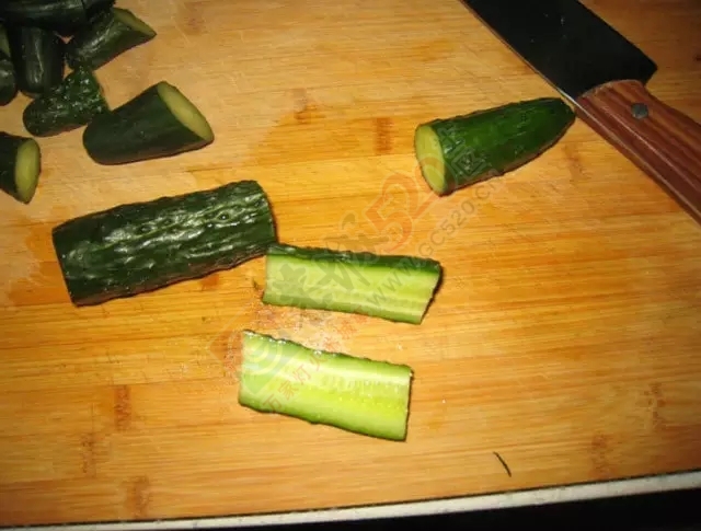 学着这样腌黄瓜，味道比肉还好吃！爽607 / 作者:爱生活爱美食 / 帖子ID:162434