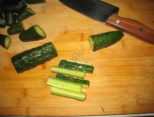 学着这样腌黄瓜，味道比肉还好吃！爽140 / 作者:爱生活爱美食 / 帖子ID:162434