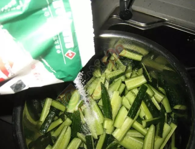 学着这样腌黄瓜，味道比肉还好吃！爽968 / 作者:爱生活爱美食 / 帖子ID:162434