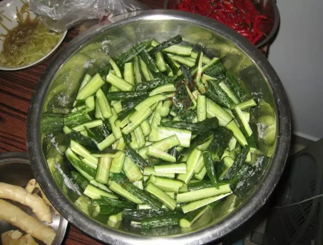 学着这样腌黄瓜，味道比肉还好吃！爽524 / 作者:爱生活爱美食 / 帖子ID:162434