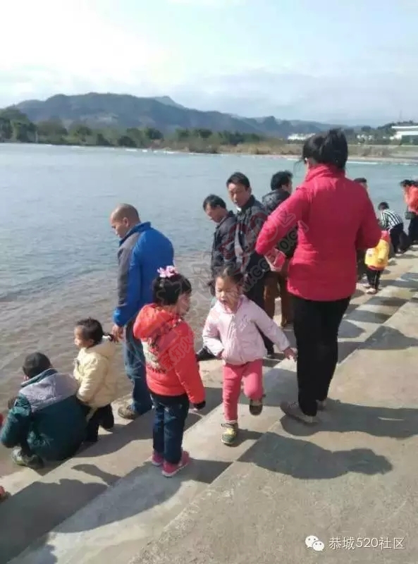 【腊八放生】恭城大量信徒修善积德滨江苑放生，精明鱼贩现场售鱼！717 / 作者:深秋的落叶 / 帖子ID:162543