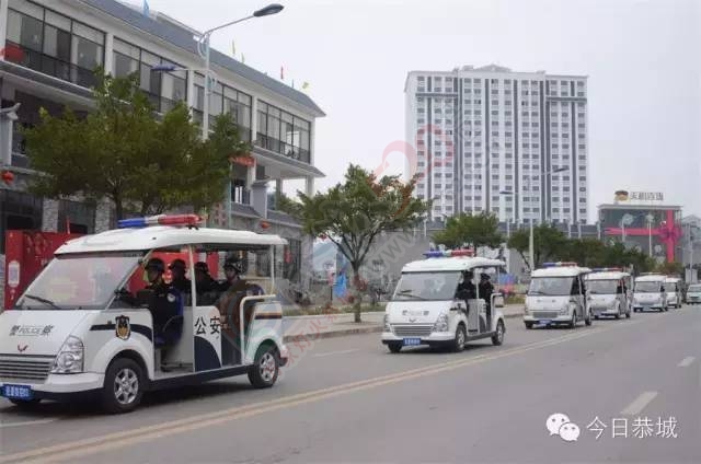 县公安局举行 “两会一节”反恐维稳治安防控启动仪式40 / 作者:脚踏实地 / 帖子ID:162913