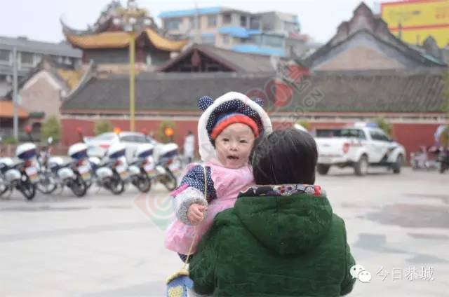 县公安局举行 “两会一节”反恐维稳治安防控启动仪式883 / 作者:脚踏实地 / 帖子ID:162913