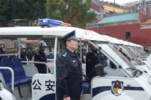 县公安局举行 “两会一节”反恐维稳治安防控启动仪式26 / 作者:脚踏实地 / 帖子ID:162913