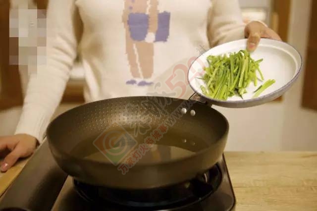 最近很火的绝妙面条做法，食材朴实意想不到903 / 作者:认错认怂不认输 / 帖子ID:163008