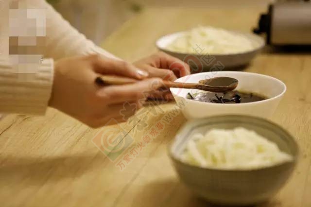最近很火的绝妙面条做法，食材朴实意想不到984 / 作者:认错认怂不认输 / 帖子ID:163008