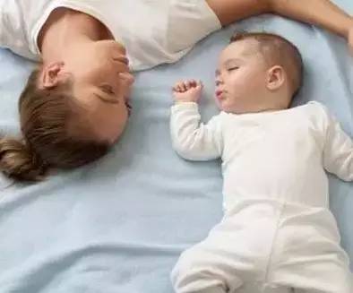 宝宝与妈妈同睡竟丢了命！鼻孔流血全身僵硬丨哈尔滨冬天太冷，睡觉小心这个！893 / 作者:渲染人生 / 帖子ID:163011