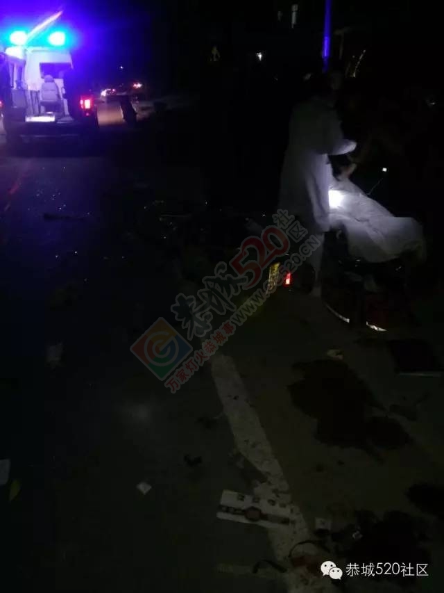 恭城枧头摩托车撞侧翻大货车，摩托男子脑壳撞开裂了…979 / 作者:深秋的落叶 / 帖子ID:163568