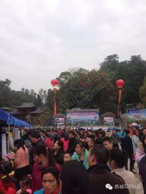 县文武广场举办农村劳动力转移招聘会707 / 作者:深秋的落叶 / 帖子ID:163708