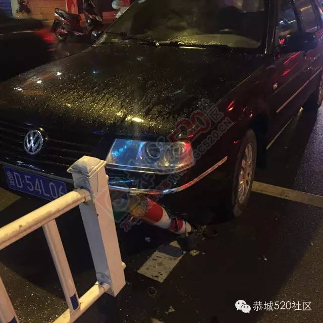 防疫站红绿灯护栏又遭殃275 / 作者:深秋的落叶 / 帖子ID:163809