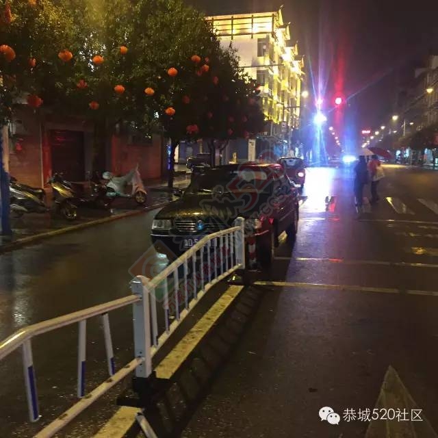 防疫站红绿灯护栏又遭殃125 / 作者:深秋的落叶 / 帖子ID:163809