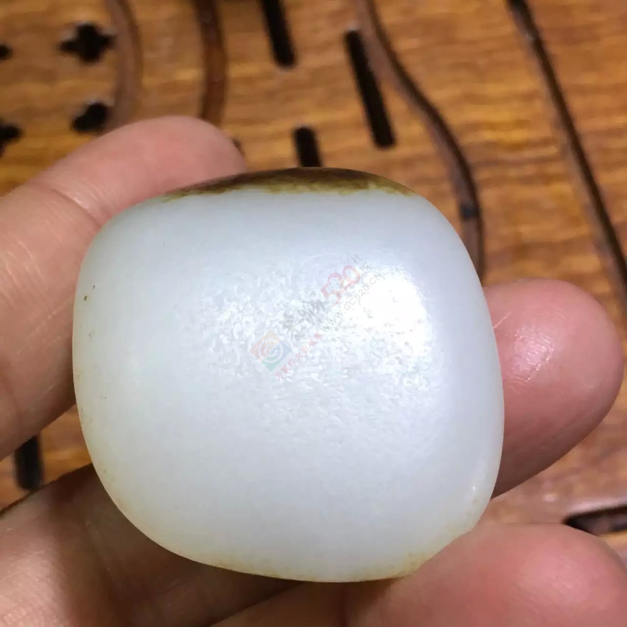 出手和田羊脂聚黑皮籽料原石575 / 作者:发如雪 / 帖子ID:164046