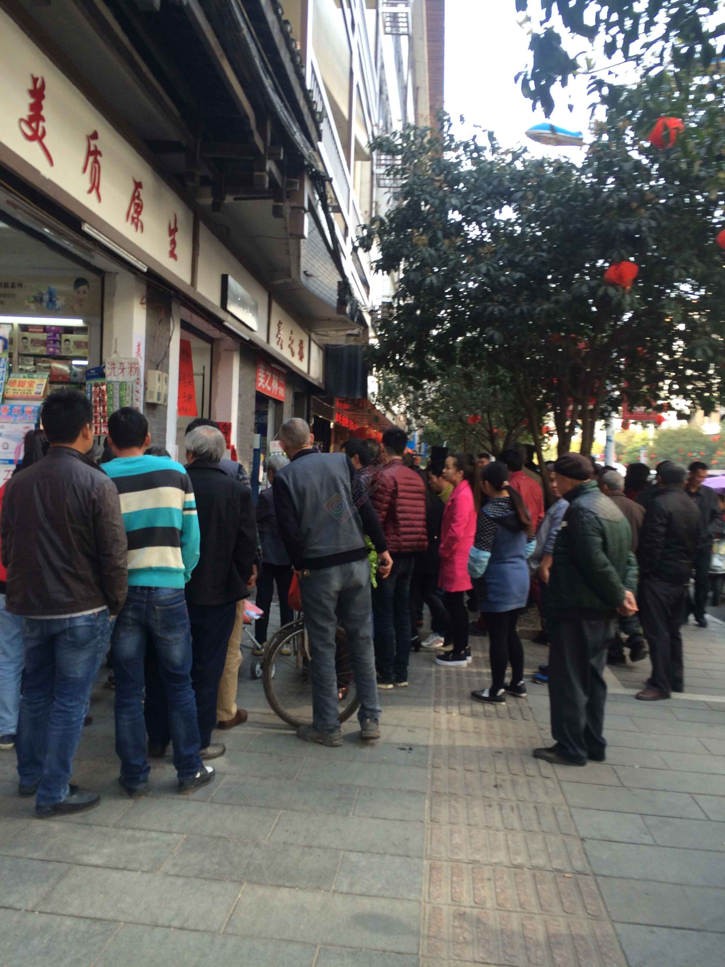 今早上十点多电信对面两店铺老板娘打架啦76 / 作者:thkfh / 帖子ID:164442