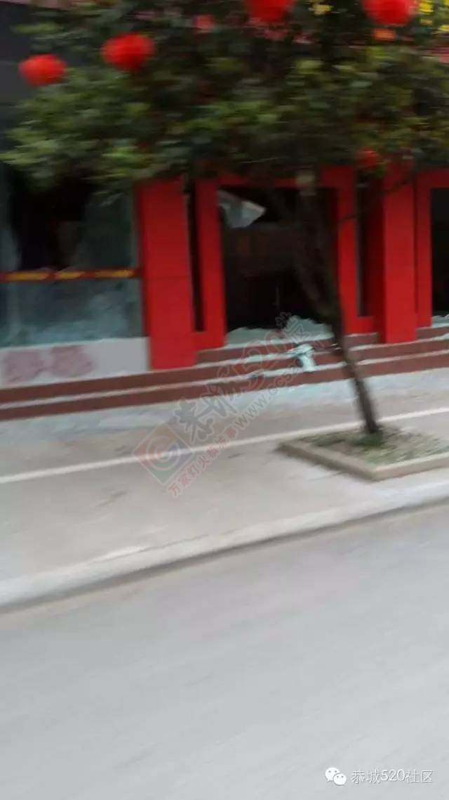 恭城老车站顺达上城售楼部大白天被打砸！212 / 作者:恭城靠大家 / 帖子ID:164600