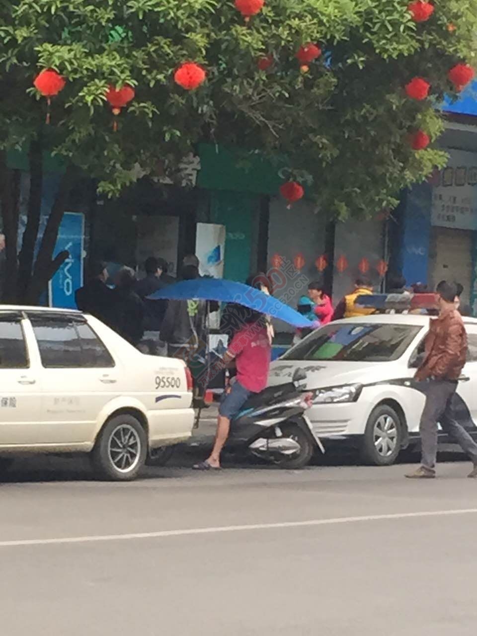 恭城街一手机店遭小偷341 / 作者:恭城靠大家 / 帖子ID:164680