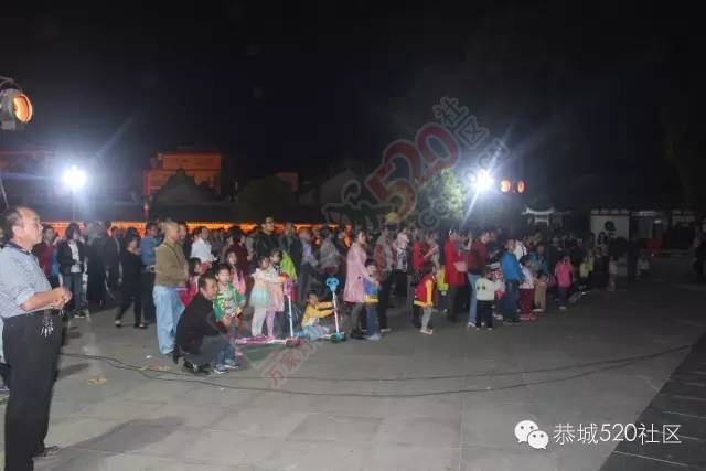三八妇女节我县举办文艺晚会现场并为2岁患白血病男孩孟艺舟进行爱心募捐444 / 作者:深秋的落叶 / 帖子ID:164893