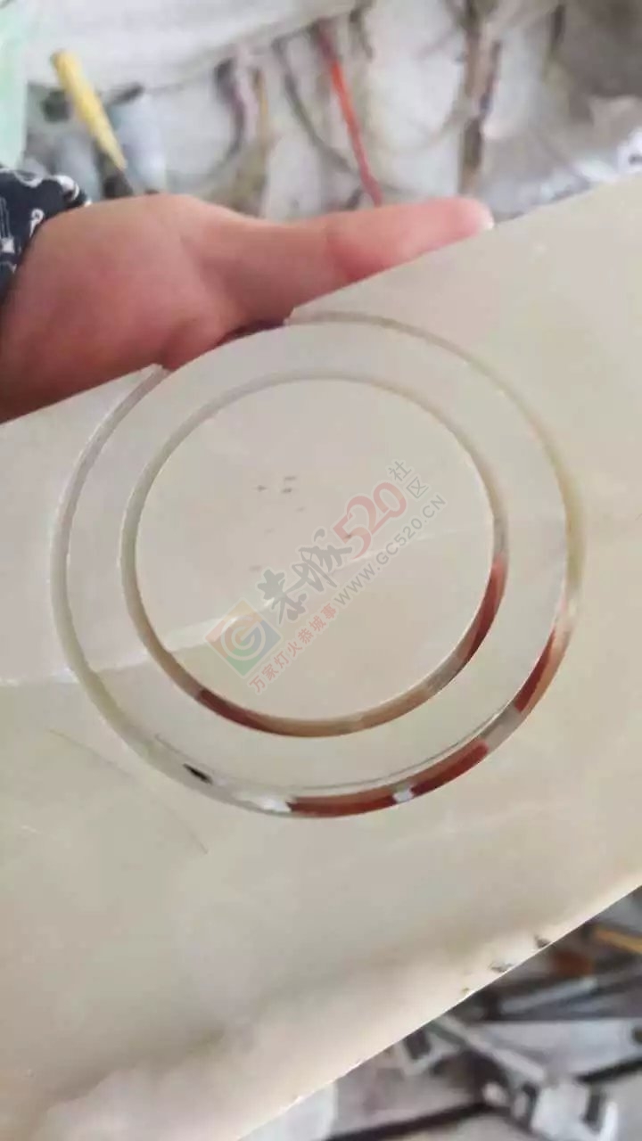 出手和田山料白度羊脂玉镯子748 / 作者:发如雪 / 帖子ID:165116