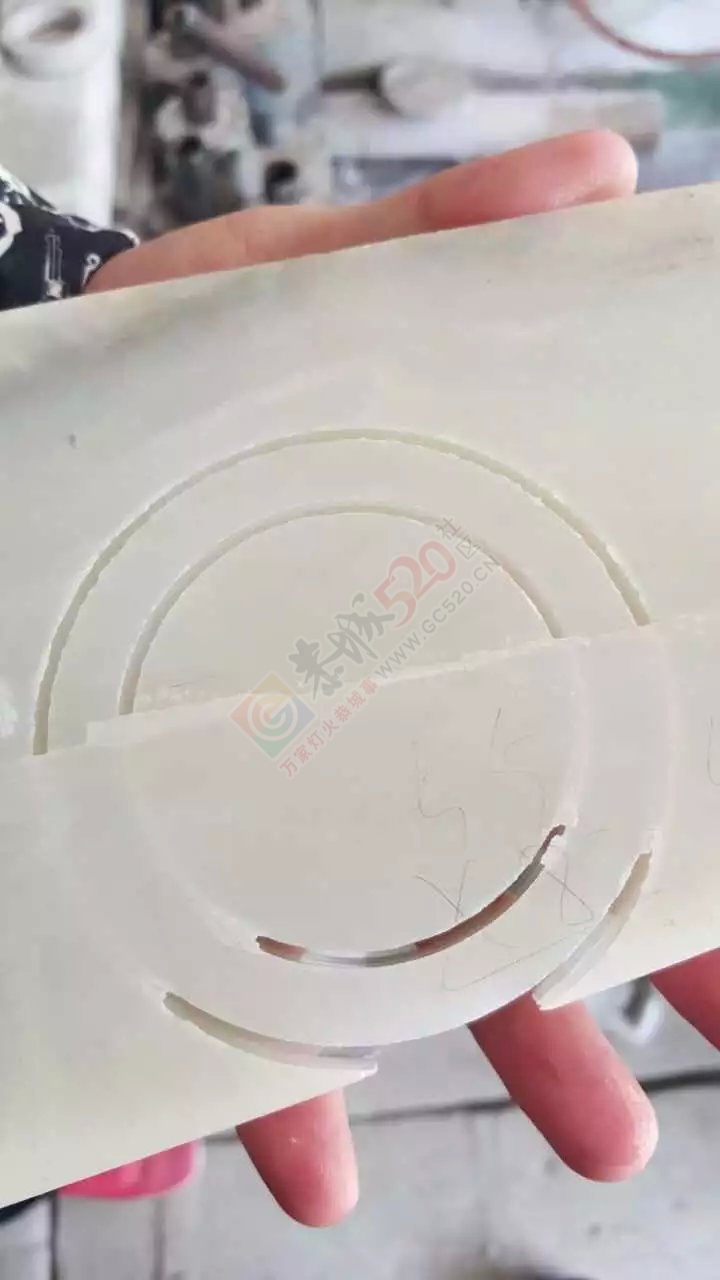 出手和田山料白度羊脂玉镯子593 / 作者:发如雪 / 帖子ID:165116