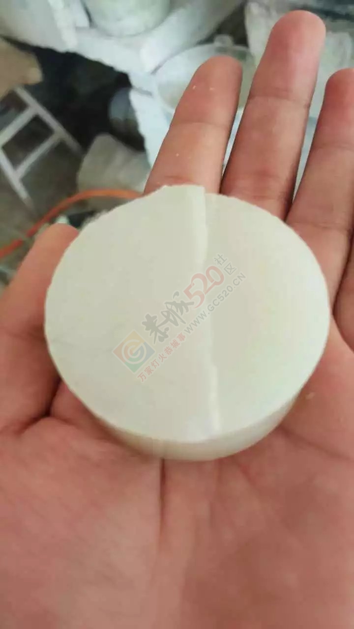 出手和田山料白度羊脂玉镯子680 / 作者:发如雪 / 帖子ID:165116