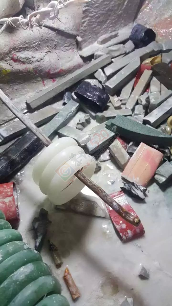 出手和田山料白度羊脂玉镯子252 / 作者:发如雪 / 帖子ID:165116