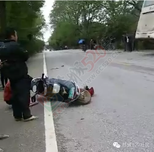 面包车漂移路边撞断树，恭城班车肇事飞下沟488 / 作者:心交朋友钱交狗 / 帖子ID:165635