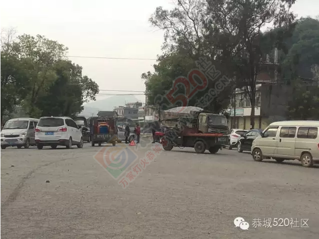 恭城虎尾小车撞货车，说好的宁停三分不抢一秒呢？993 / 作者:今日恭城 / 帖子ID:167734