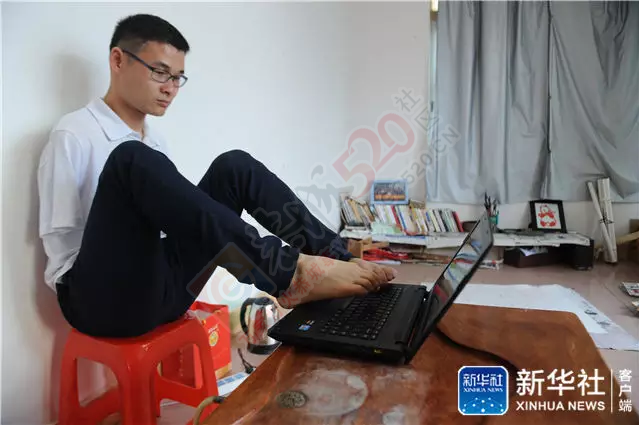 恭城&quot;无臂舞者&quot;罗相军：脚绘精彩人生464 / 作者:今日恭城 / 帖子ID:168026