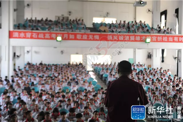 恭城&quot;无臂舞者&quot;罗相军：脚绘精彩人生211 / 作者:今日恭城 / 帖子ID:168026