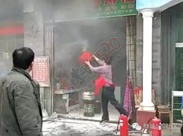 恭城印山街口某店铺起火，两辆消防车出动！286 / 作者:今日恭城 / 帖子ID:168030