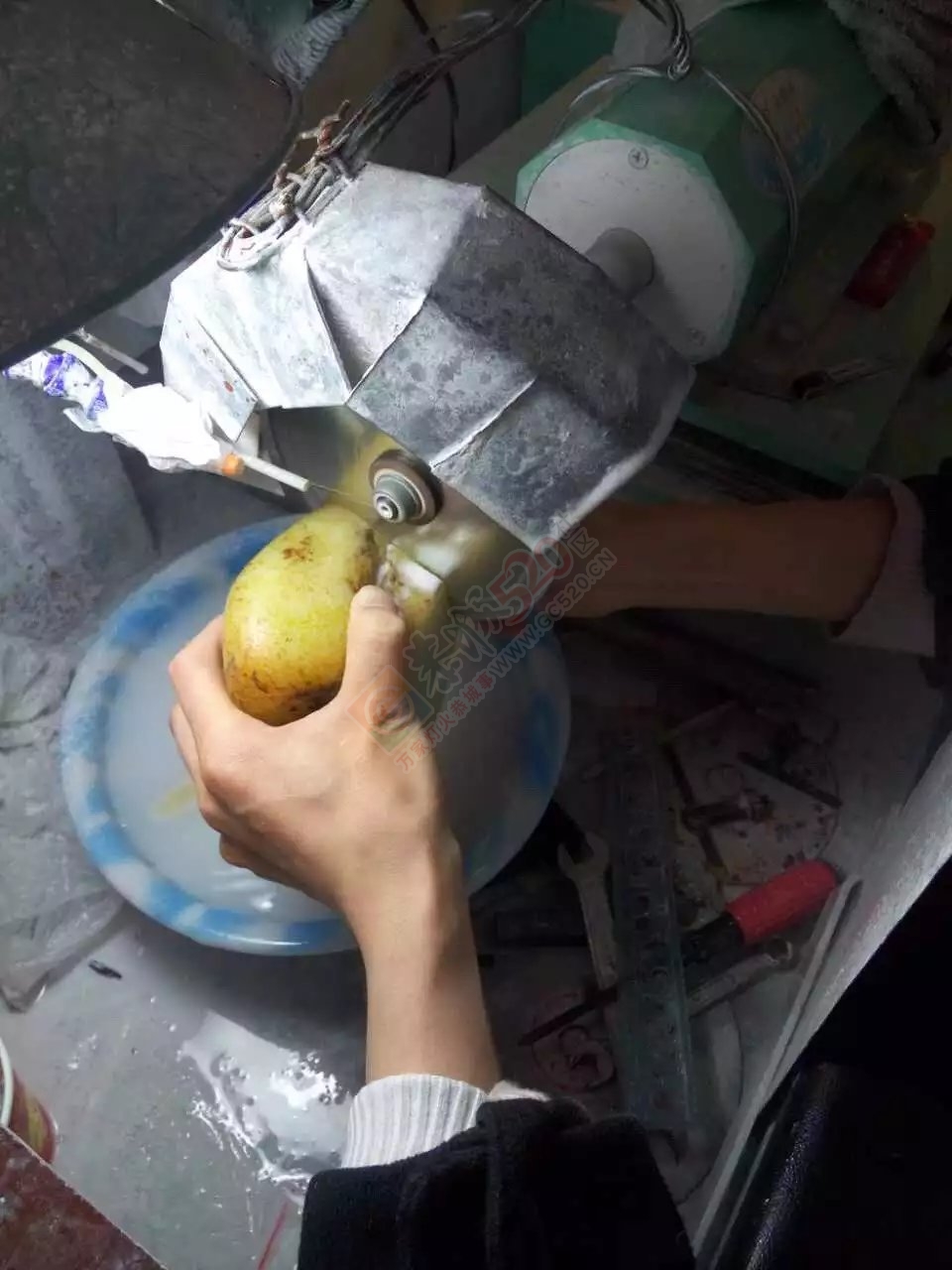 出手刚切好的和田籽料牌子185 / 作者:发如雪 / 帖子ID:168152
