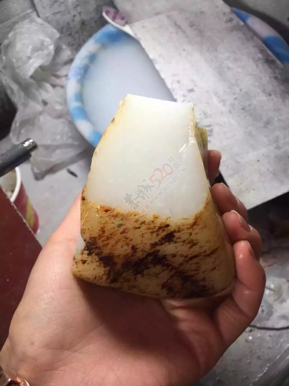 出手刚切好的和田籽料牌子645 / 作者:发如雪 / 帖子ID:168152