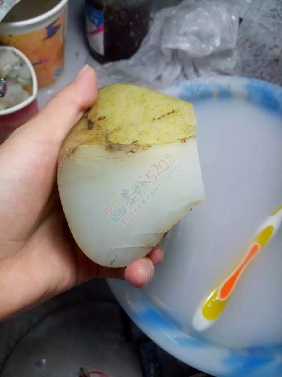 出手刚切好的和田籽料牌子911 / 作者:发如雪 / 帖子ID:168152