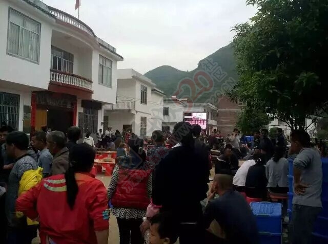 何氏家族联宗祭祖，共聚半边渡楼子底祭拜先祖。769 / 作者:今日恭城 / 帖子ID:168282