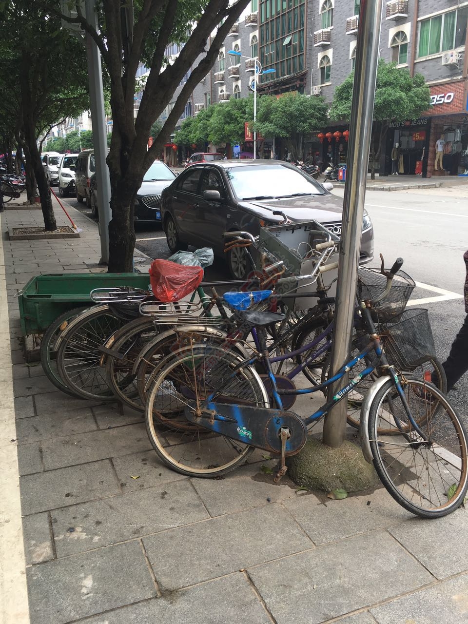 大家来提提意见，恭城的这些单车到底该往哪放？？？429 / 作者:千变万幻 / 帖子ID:168369
