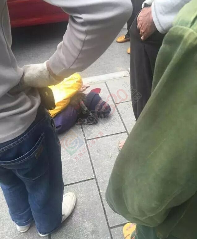 恭城街：老人跌倒受伤无人敢扶，你怎么看？676 / 作者:今日恭城 / 帖子ID:168443
