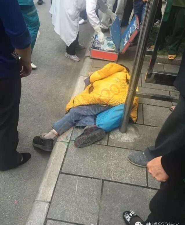 恭城街：老人跌倒受伤无人敢扶，你怎么看？999 / 作者:今日恭城 / 帖子ID:168443