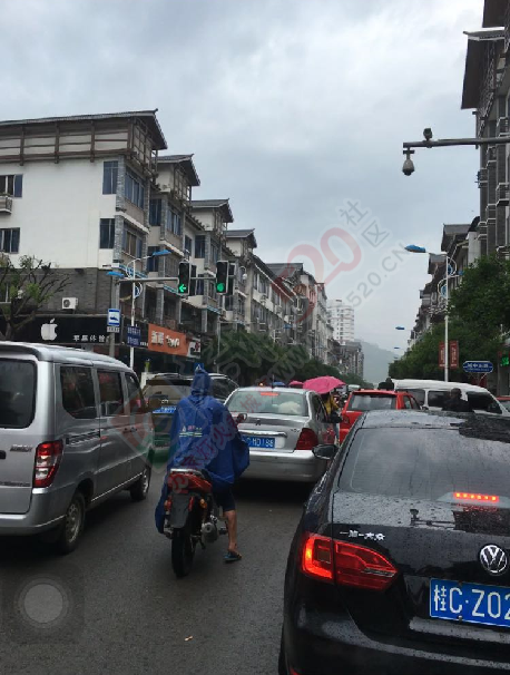 恭城街红路灯的放行设置你们肿么看？？？13 / 作者:恭城靠大家 / 帖子ID:168470