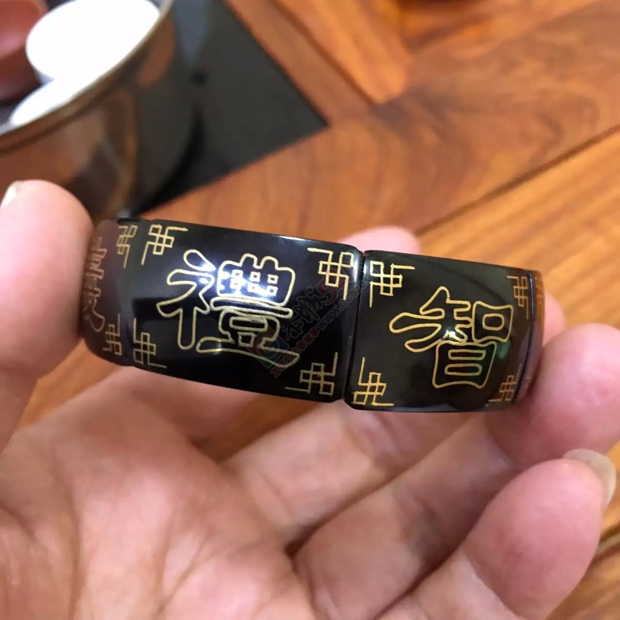 出手和田青玉错金工艺手镯308 / 作者:发如雪 / 帖子ID:168518