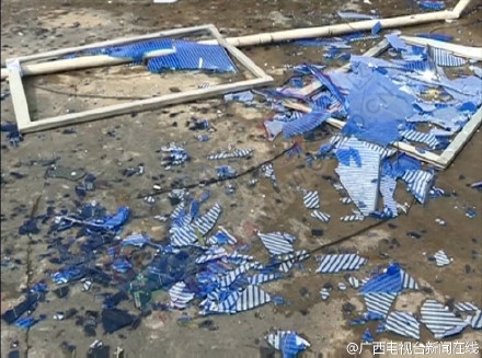 恭城：遭受强风暴袭击 受损严重484 / 作者:逢时 / 帖子ID:168519