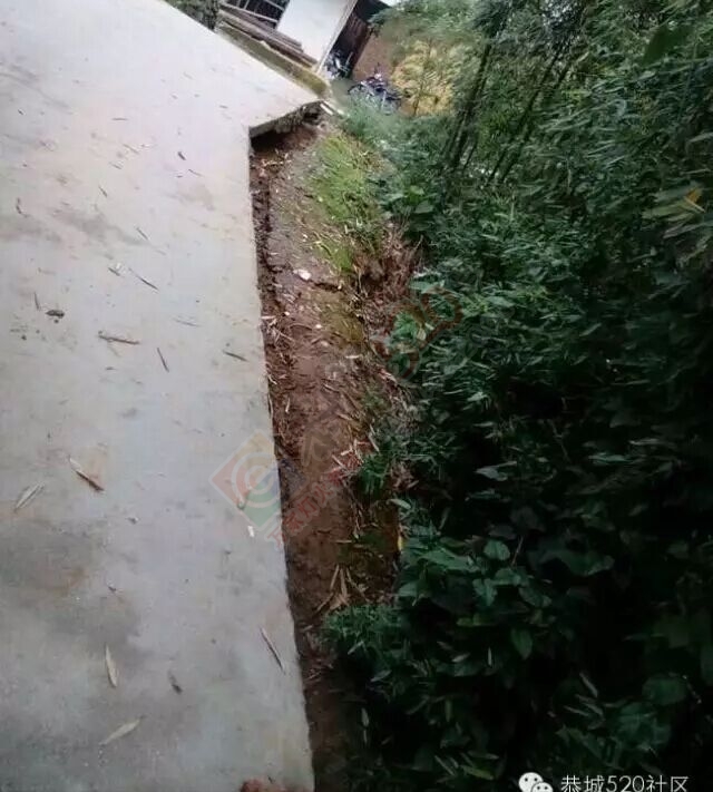 平安对河村因山体滑坡造成道路中断735 / 作者:今日恭城 / 帖子ID:168624