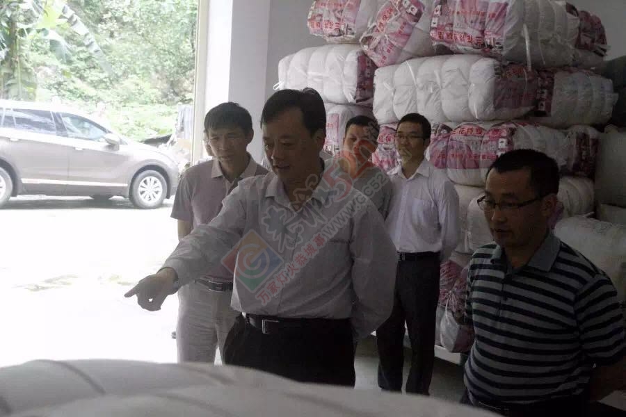 黄枝君视察我县民政救灾物资储备仓库591 / 作者:今日恭城 / 帖子ID:172406