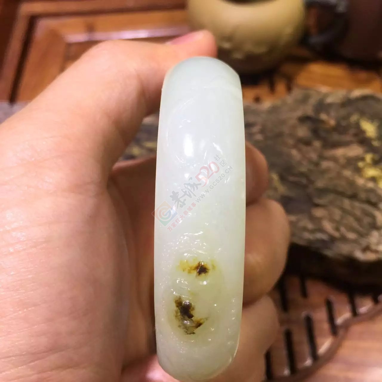 出手和田籽料白度近一级镯子407 / 作者:发如雪 / 帖子ID:172444