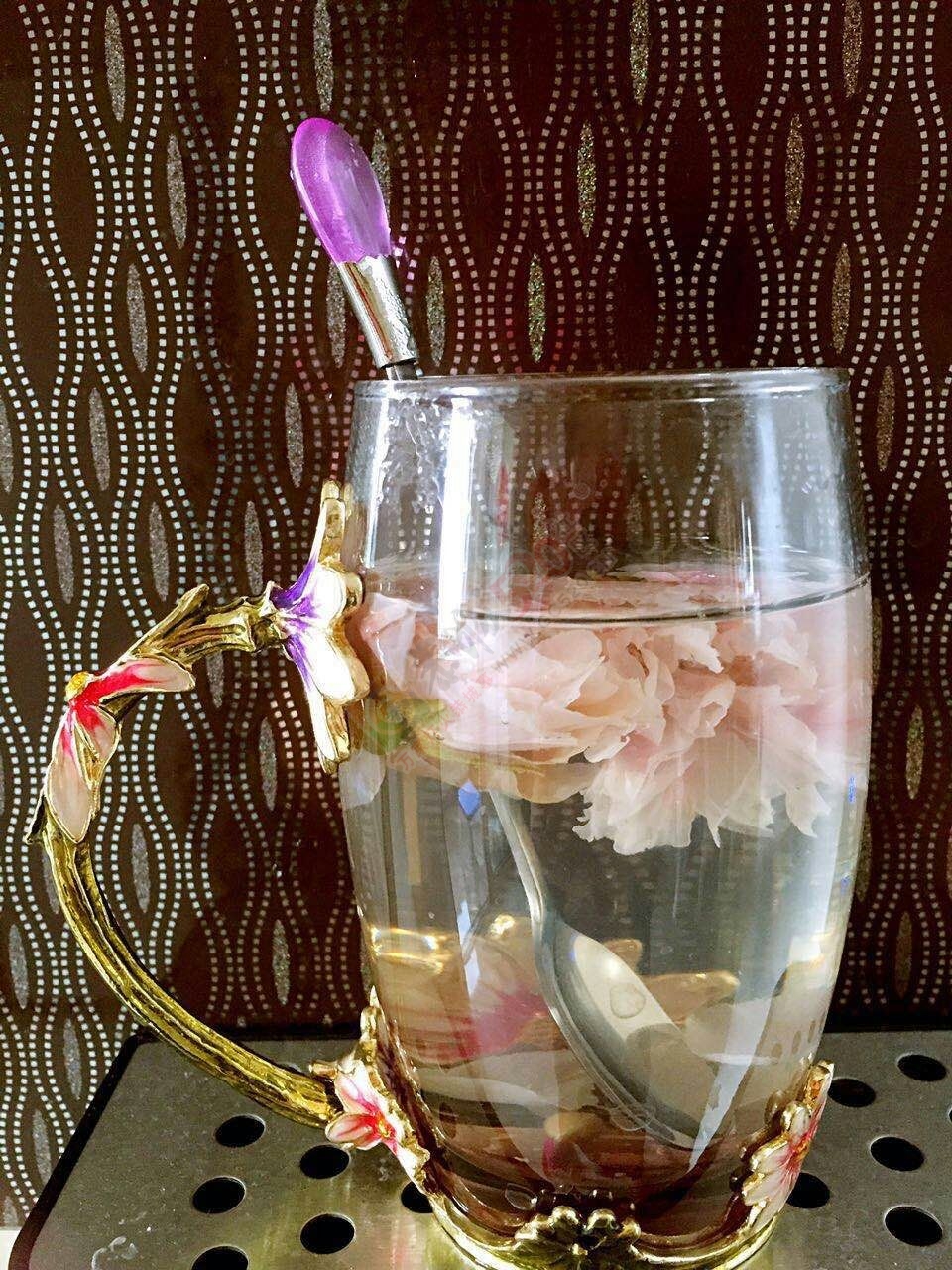 一朵水中绽放的玫瑰651 / 作者:花茶猴妈 / 帖子ID:172549