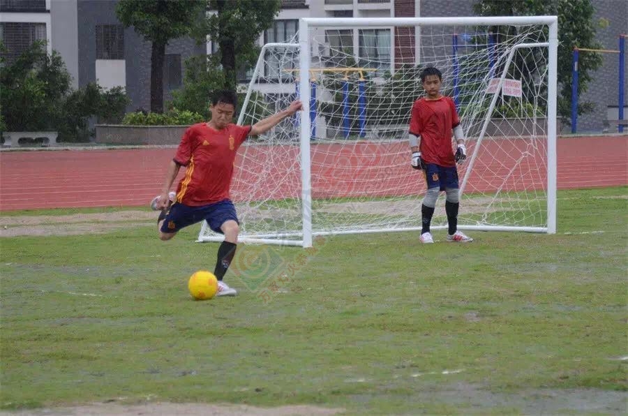 雨中鏖战激情飞扬——全县中小学生第一届足球比赛落下帷幕633 / 作者:今日恭城 / 帖子ID:173108