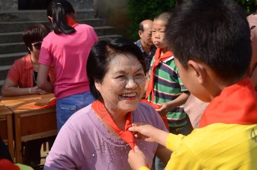 桂林市慈善事业会携手恭城百乐家电爱心扶贫、助学走进恭城门楼村867 / 作者:今日恭城 / 帖子ID:173166