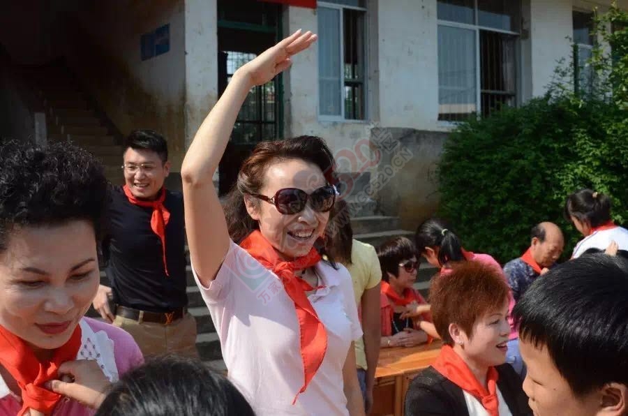 桂林市慈善事业会携手恭城百乐家电爱心扶贫、助学走进恭城门楼村982 / 作者:今日恭城 / 帖子ID:173166
