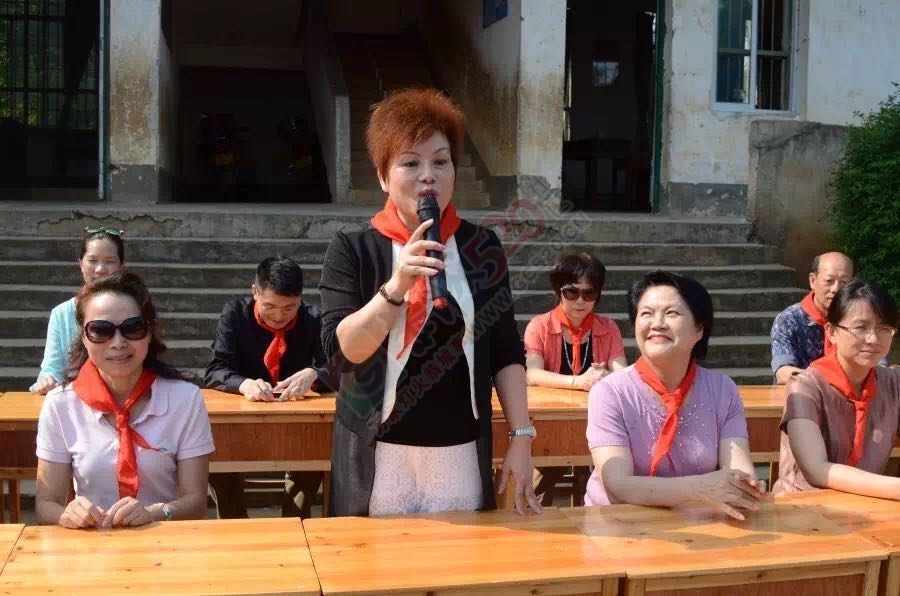 桂林市慈善事业会携手恭城百乐家电爱心扶贫、助学走进恭城门楼村671 / 作者:今日恭城 / 帖子ID:173166